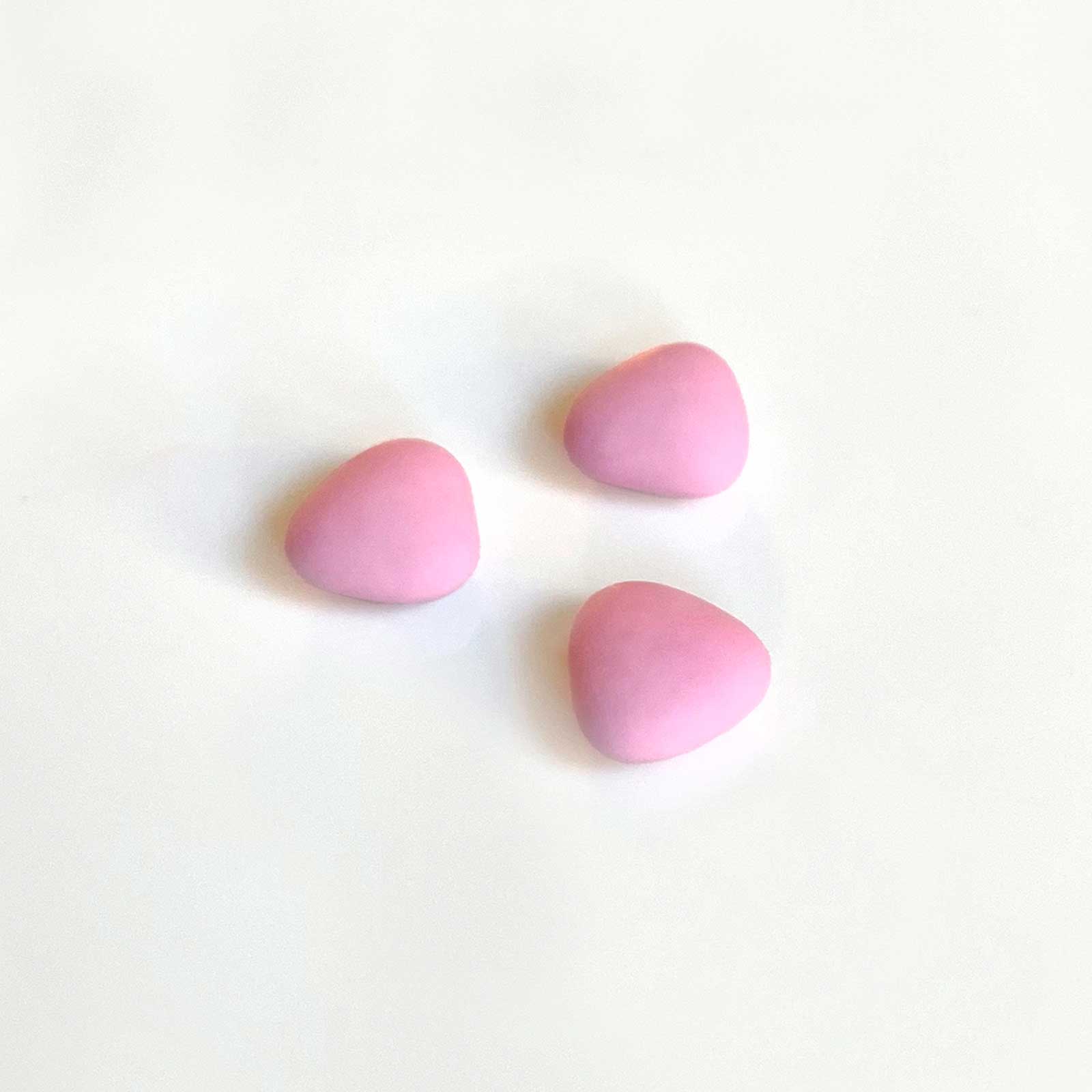 Rosa hjärtan med mörk choklad