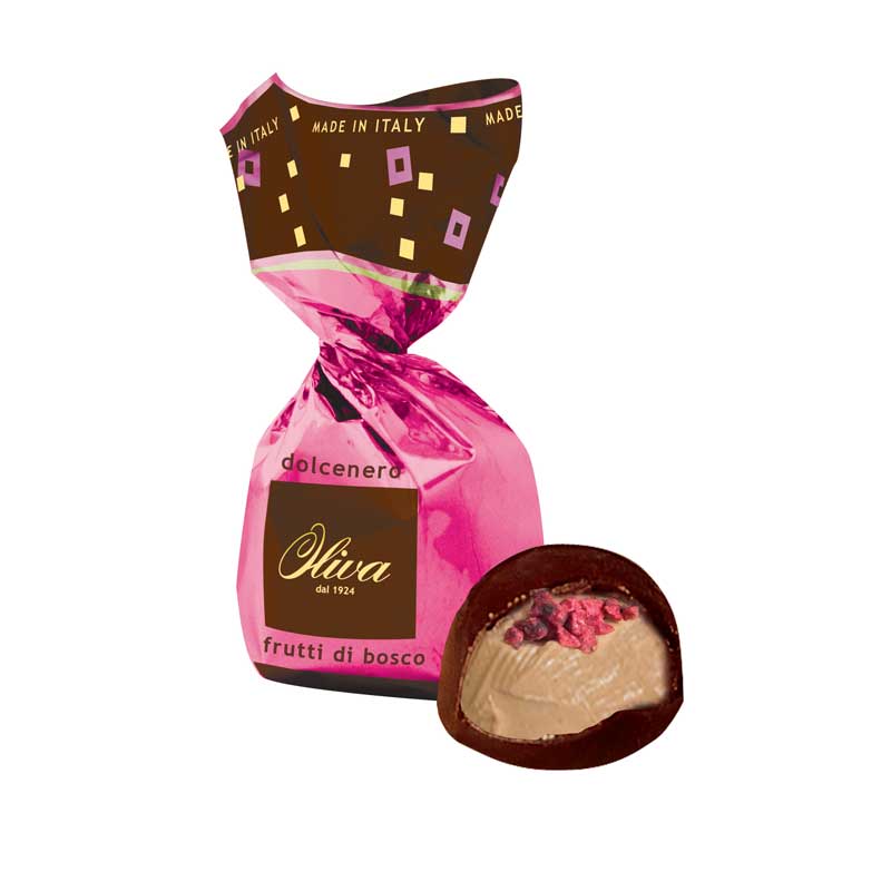 Chokladpralin med skogsbärsfyllning med krisp